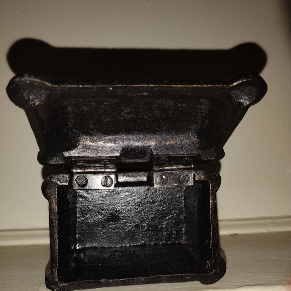 French Cast Iron Foundry Box - Picture 5 of 6